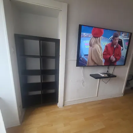 Apartament Centre Dans Immeuble Refait A Neuf - Entree Autonome - Internet Brest