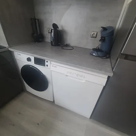 Apartament Centre Dans Immeuble Refait A Neuf - Entree Autonome - Internet