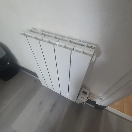 Centre Dans Immeuble Refait A Neuf - Entree Autonome - Internet Brest