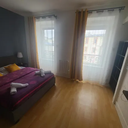 Centre Dans Immeuble Refait A Neuf - Entree Autonome - Internet
