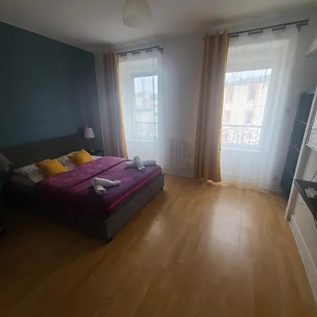 Apartament Centre Dans Immeuble Refait A Neuf - Entree Autonome - Internet *